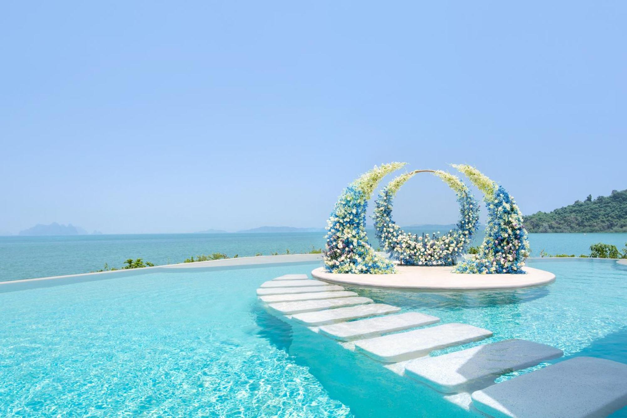 The Naka Island, A Luxury Collection & Spa, Resor