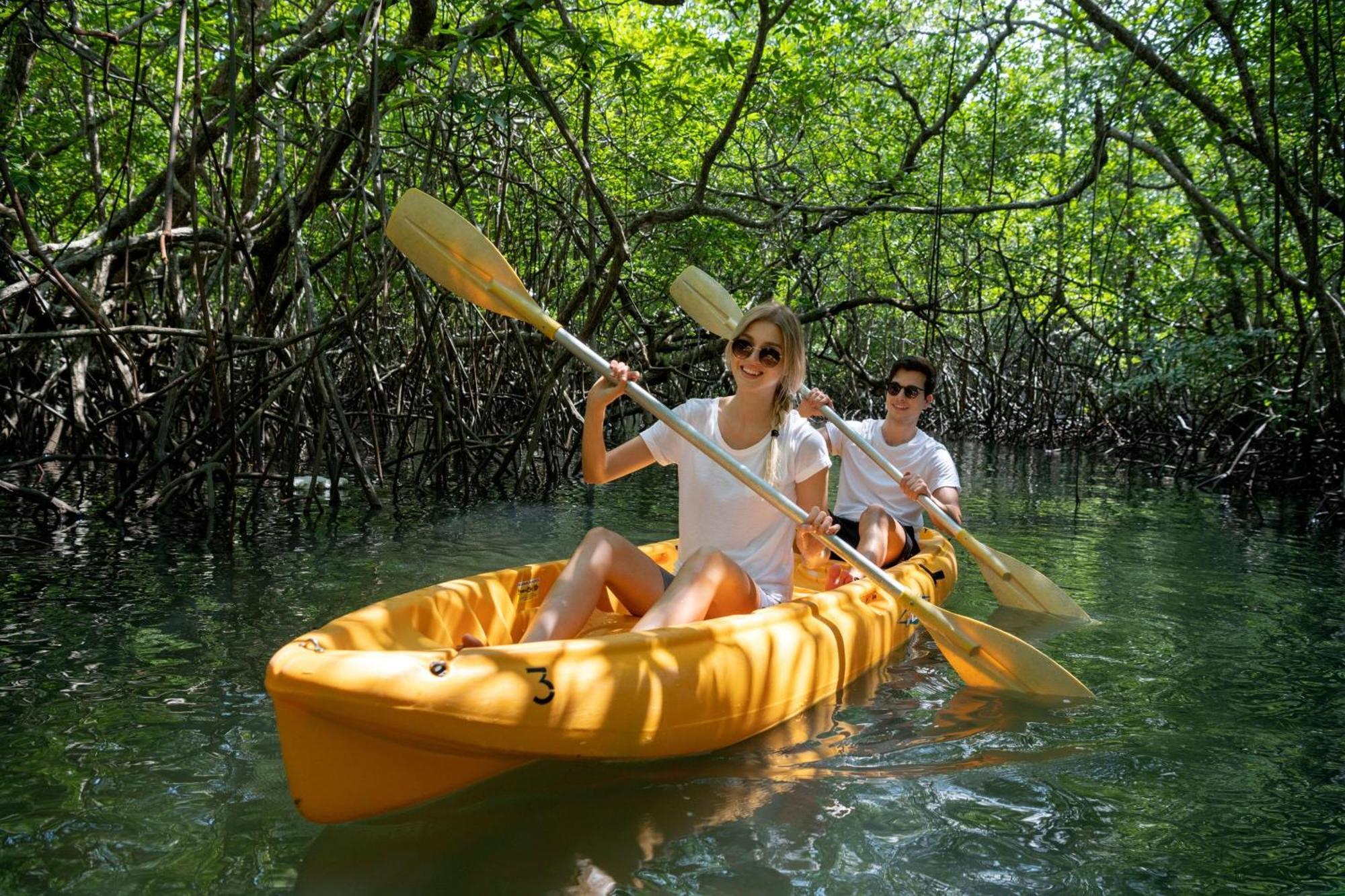 The Naka Island, A Luxury Collection & Spa, Tempat peranginan Phuket