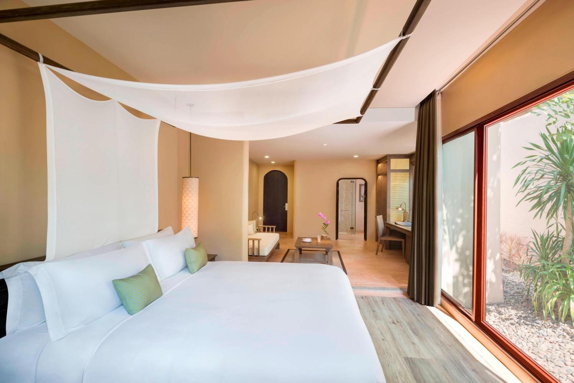 Курортный комплекс The Naka Island, A Luxury Collection & Spa, Пхукет
